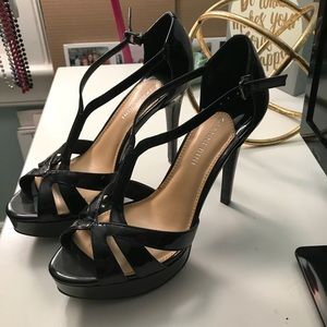 Black Pumps